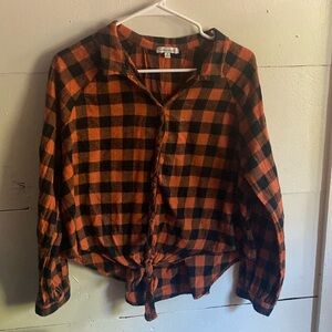 Beautiful fall, tie at belly size S  white birch orange, and black shirt